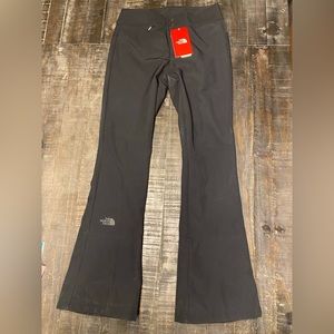 New women’s the north face ski / snowboard / snow pants